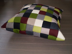 woolpad pillow 80x80 cm  90% wol (verschillende kleurcombinaties mogenlijk)
